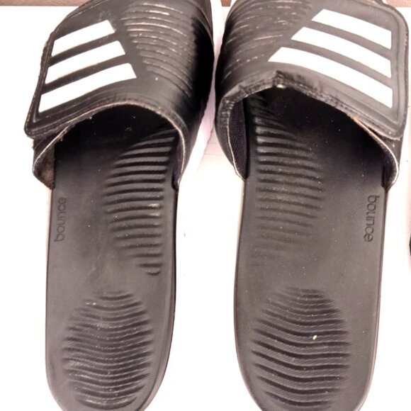 Adidas Men's Alpharesponse Slides Sandals Size 13 Black + White + Socks - Picture 3 of 8